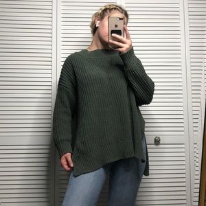 BRAND NEW AERIE ARMY GREEN SWEATER